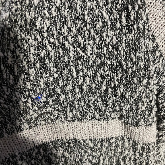 Sweater - Picture 4 of 4